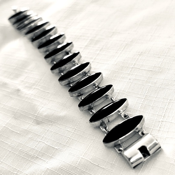 Bracelet~Sterling Silver~Stamped / Black Onyx - Picture 5 of 12